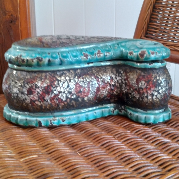 Decorative paisley shaped keepsake ceramic dish - Picture 3 of 13